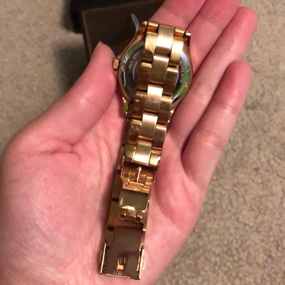 Michael Kors Rose Gold Watch - Picture 2 of 4